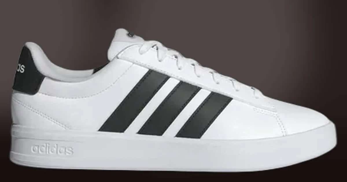 Adidas Grand Court 3.0 com 41% OFF: o tênis clássico que cabe no bolso e não abre mão do conforto